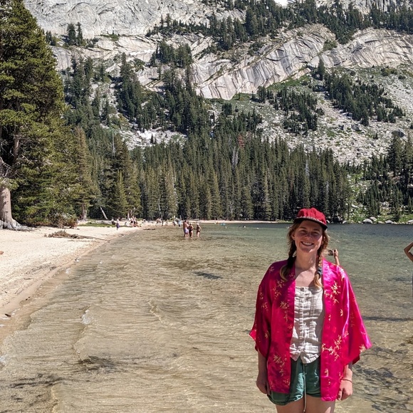 Meet your Posher, Sarah - Picture 1 of 1